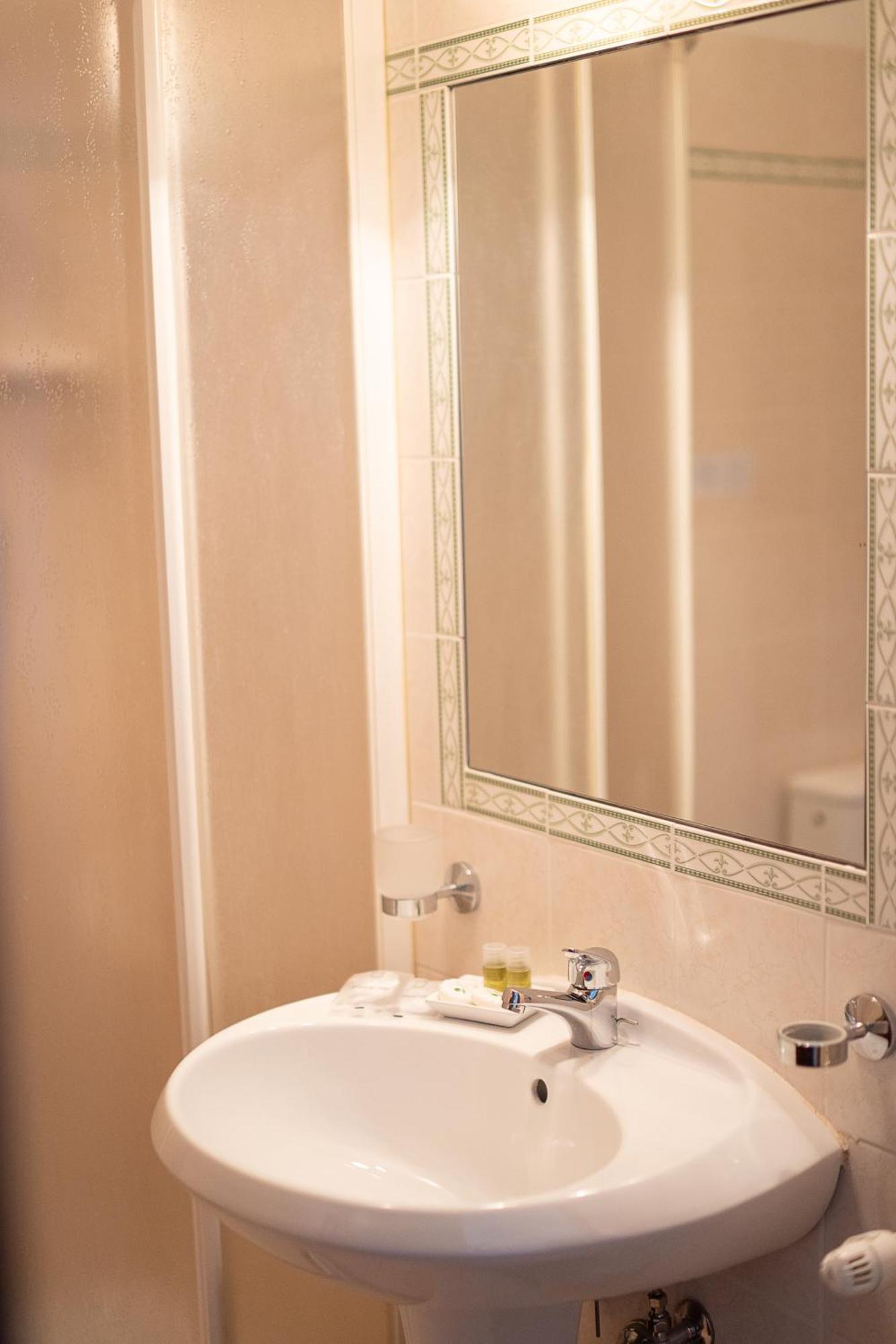 Hotel Napoleon Pontremoli Extérieur photo