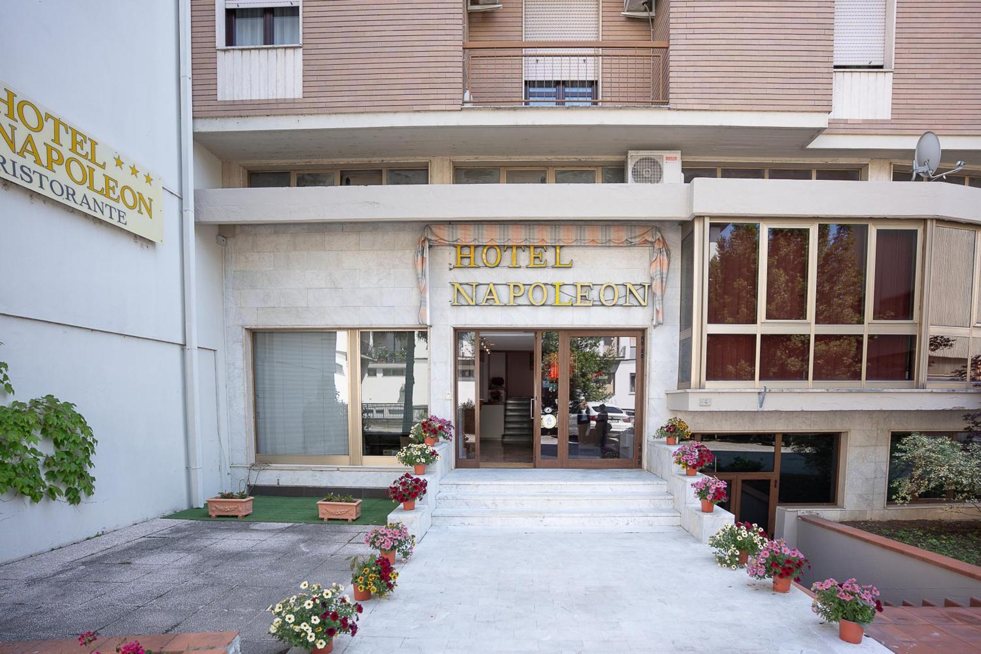 Hotel Napoleon Pontremoli Extérieur photo